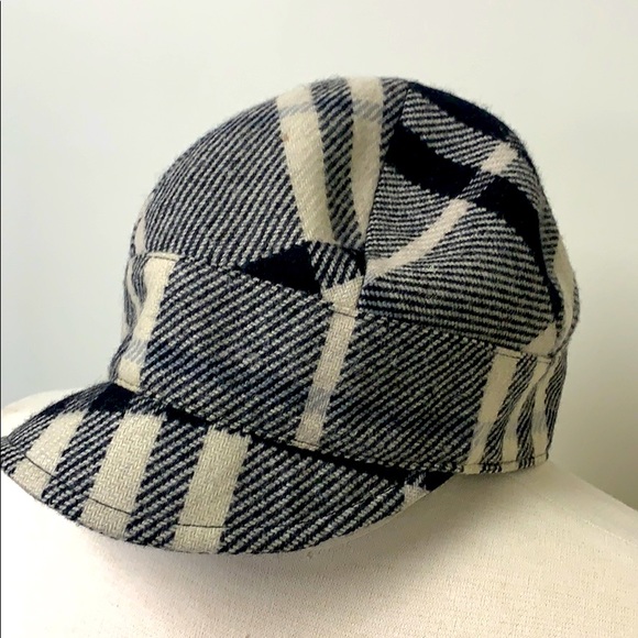 Burberry Hat - Picture 1 of 7